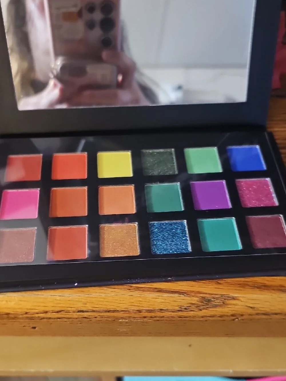 OKALAN Neon Splash 18-Color Eyeshadow Palette — Black